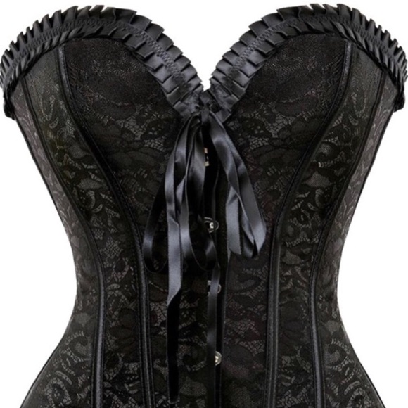 Black On Black Lace Up Corset - Picture 6 of 11